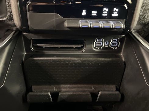 Used 2021 RAM 1500 Big Horn image 13