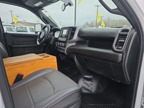 Used 2024 RAM 3500 Tradesman image 34