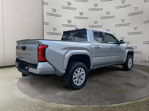 Used 2024 Toyota Tacoma TRD Sport image 5