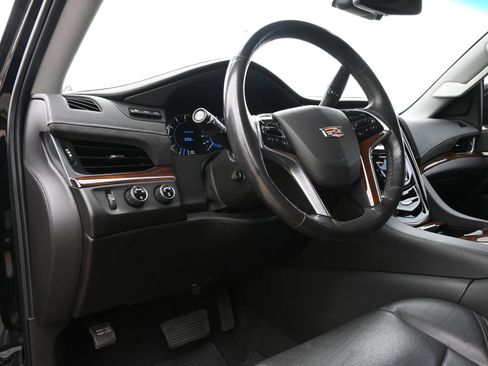 Used 2020 Cadillac Escalade Luxury AWD/4WD image 17