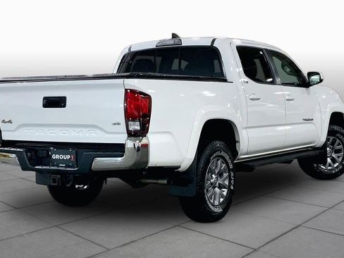 Used 2018 Toyota Tacoma SR5 AWD/4WD image 13