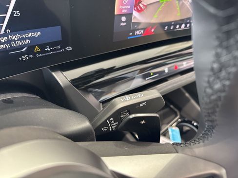 New 2026 BMW 550e xDrive image 23