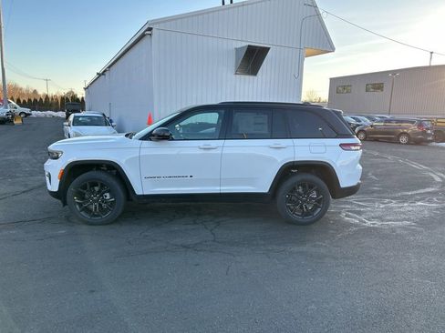 New 2025 Jeep Grand Cherokee Limited image 7