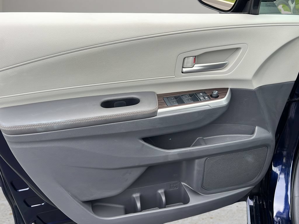 Certified 2024 Toyota Sienna XLE AWD/4WD image 11