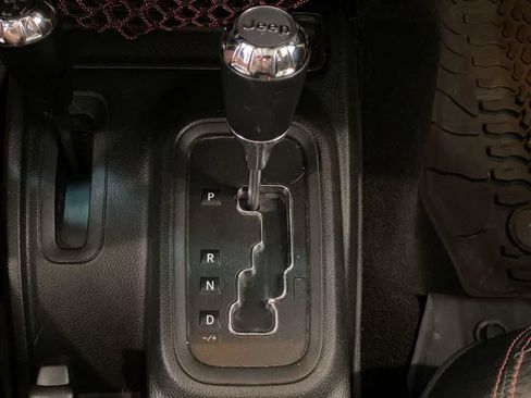 Used 2018 Jeep Wrangler Unlimited Rubicon AWD/4WD image 20