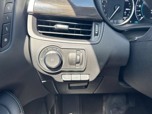 Used 2020 Buick Envision Premium AWD/4WD image 18