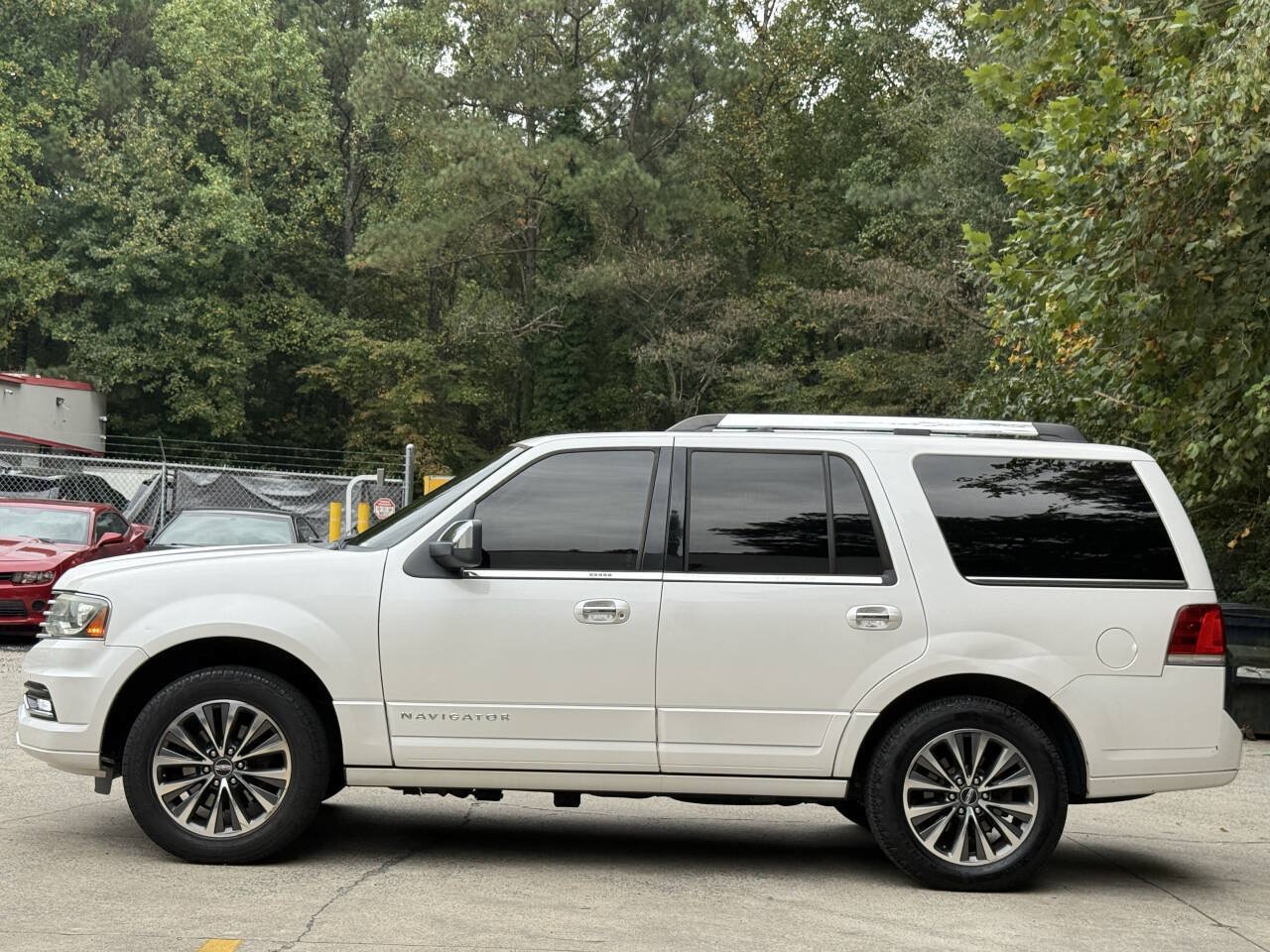 Used 2015 Lincoln Navigator 2WD image 9