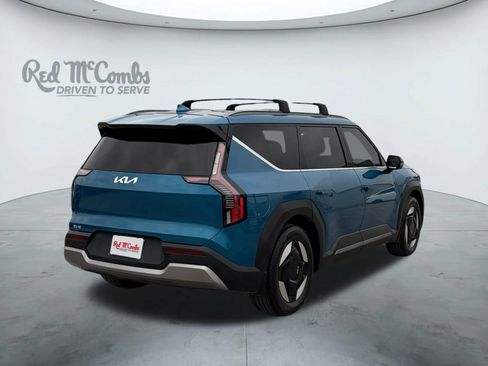 Used 2024 Kia EV9 Wind image 5
