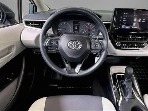 Used 2025 Toyota Corolla LE FWD image 8