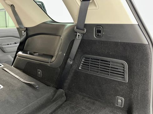 Used 2024 Nissan Pathfinder SV FWD image 41
