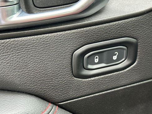 Used 2023 Jeep Wrangler Unlimited Rubicon 4xe image 11