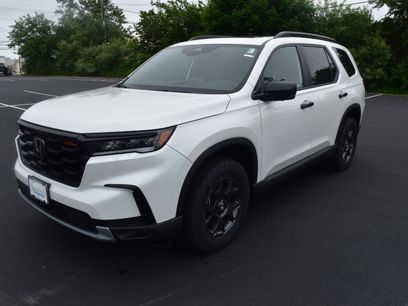 New 2025 Honda Pilot TrailSport