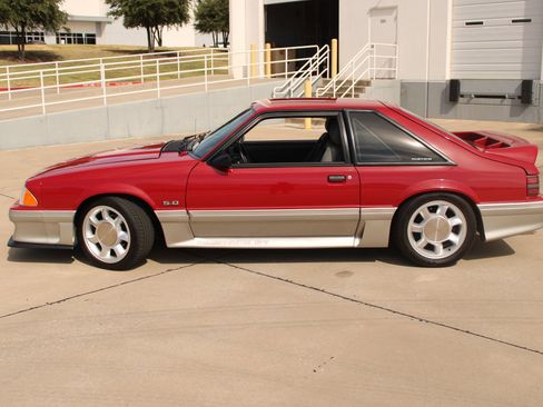 Used 1989 Ford Mustang GT RWD image 5