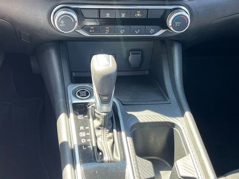 Certified 2022 Nissan Sentra SV image 17