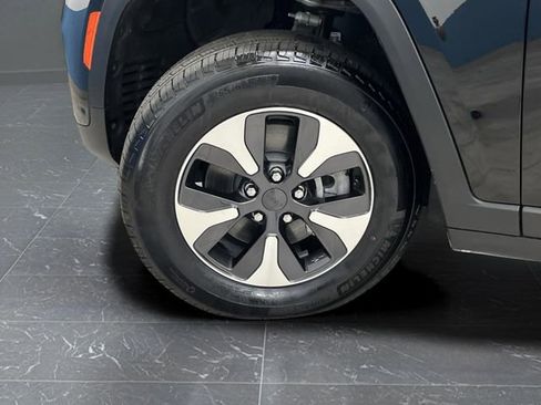 Used 2024 Jeep Grand Cherokee Limited 4xe w/ Luxury Tech Group II image 39