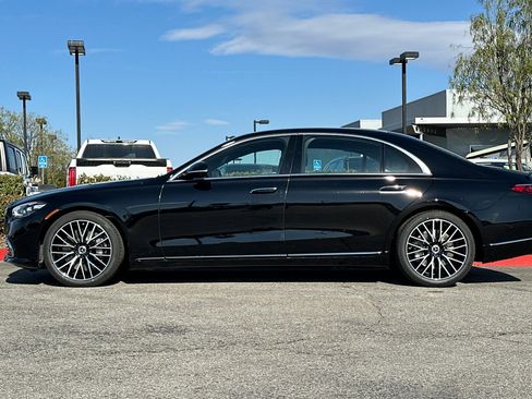 New 2025 Mercedes-Benz S 580 4MATIC Sedan image 3