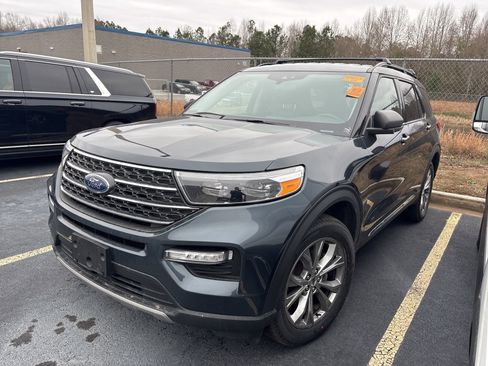 Certified 2022 Ford Explorer XLT w/ Equipment Group 202A image 1