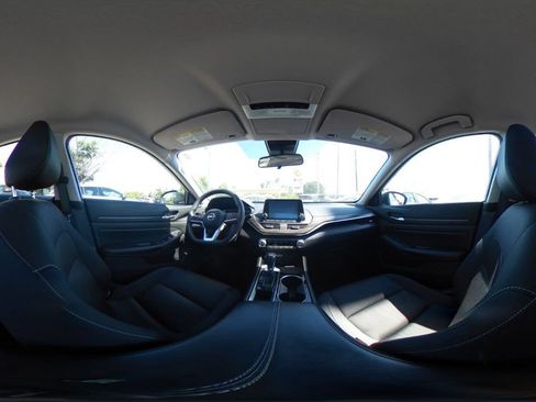 Used 2025 Nissan Altima 2.5 SV FWD image 42