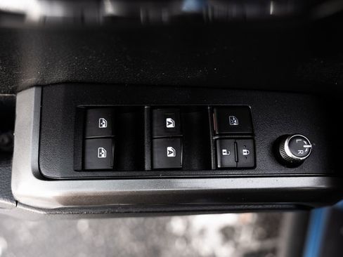 Used 2018 Toyota Tacoma TRD Sport image 25