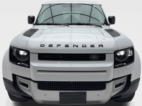 Used 2024 Land Rover Defender 110 S image 4