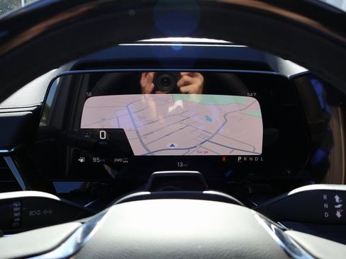 New 2025 Chevrolet Suburban Premier image 21