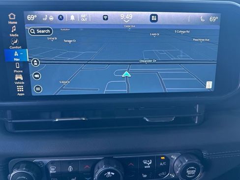 Used 2024 Jeep Wrangler Unlimited Rubicon 4xe AWD/4WD image 19