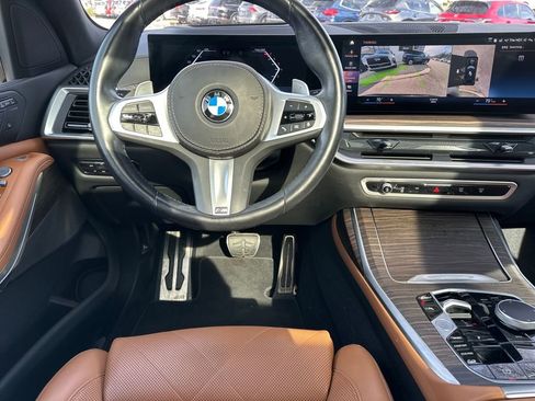 Used 2023 BMW X7 xDrive40i w/ M Sport Package image 2