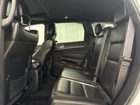 Used 2022 Jeep Grand Cherokee Limited AWD/4WD image 6