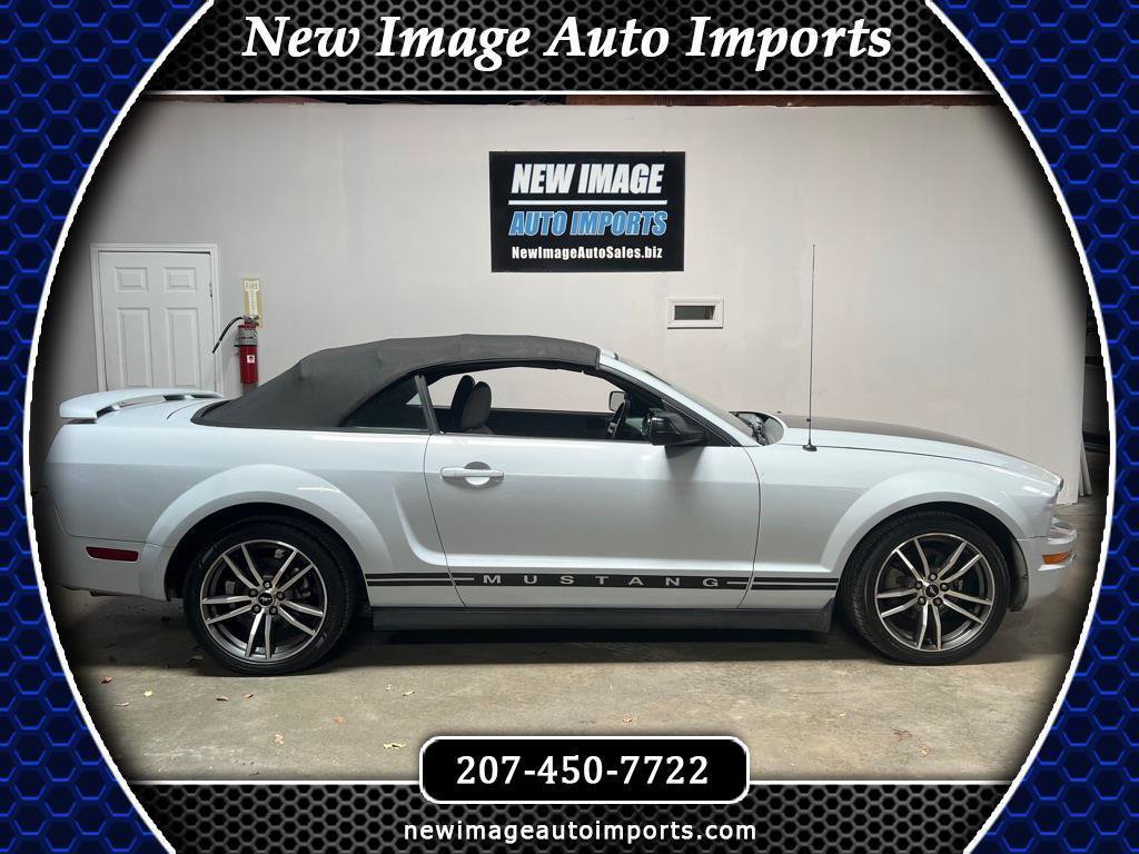 Used 2005 Ford Mustang Premium RWD image 1