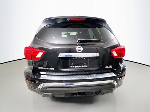 Used 2017 Nissan Pathfinder SL w/ SL Tech Package FWD image 6