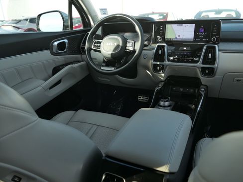 Used 2023 Kia Sorento SX Prestige w/ Panoramic Sunroof Package image 26