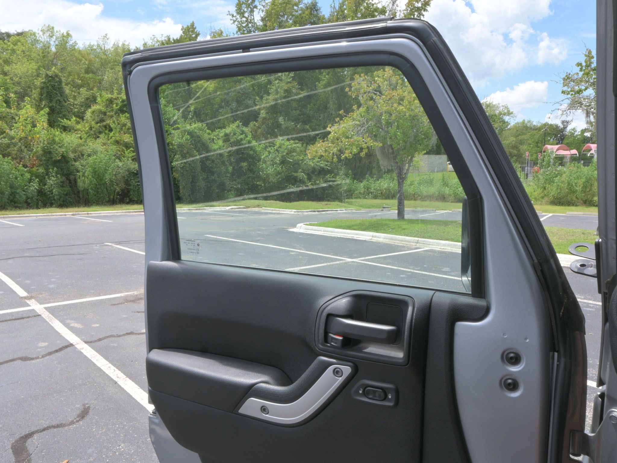 Used 2013 Jeep Wrangler Unlimited Rubicon w/ Connectivity Group AWD/4WD image 24