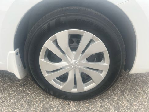 Used 2025 Nissan Versa S image 29