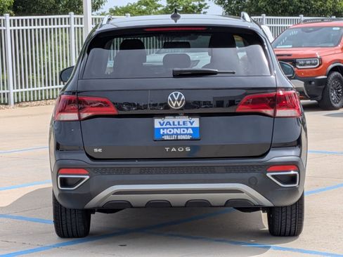 Used 2022 Volkswagen Taos SE FWD image 7