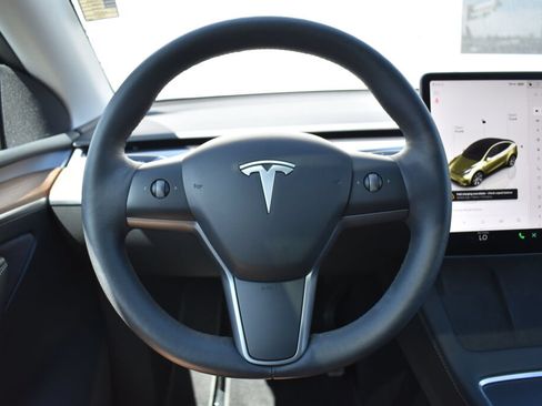 Used 2023 Tesla Model Y Long Range AWD/4WD image 7