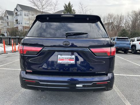 New 2026 Toyota Sequoia Platinum image 5