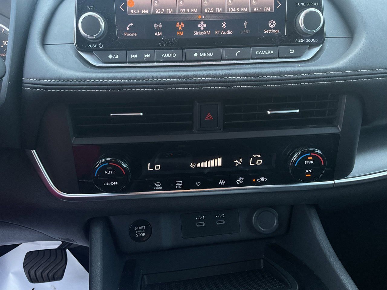 Used 2025 Nissan Rogue SV FWD image 28