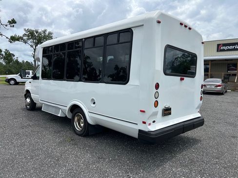 Used 2000 Ford E-350 and Econoline 350 Super Duty RWD image 7