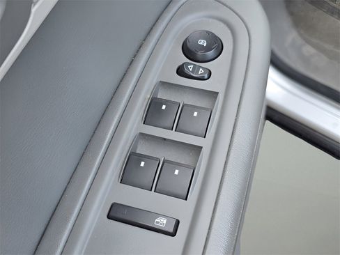 Used 2016 Chevrolet Traverse LS image 17