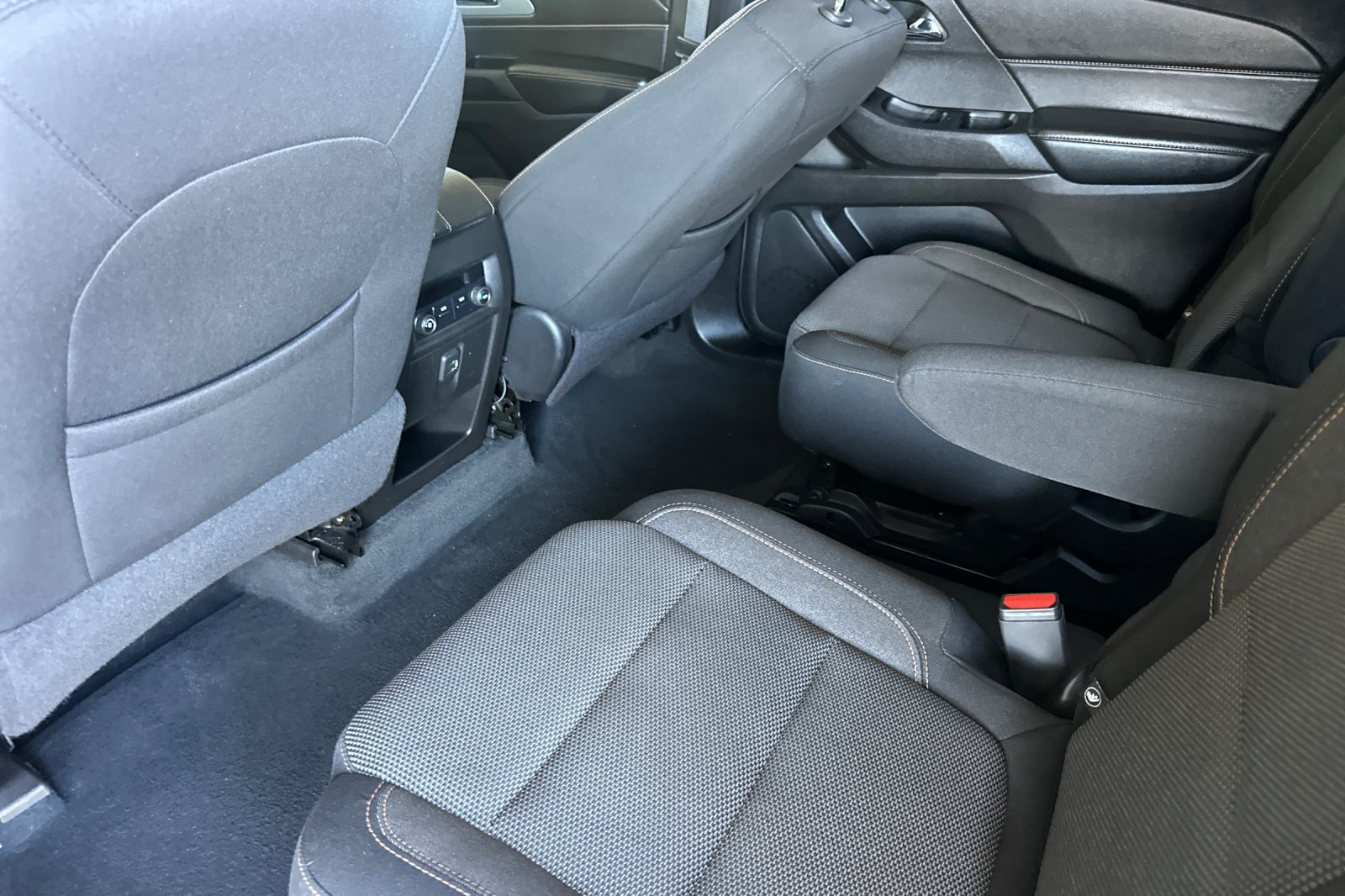 Used 2019 Chevrolet Traverse LT w/ LPO, Blackout Package AWD/4WD image 14