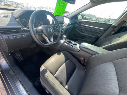 Used 2019 Nissan Altima 2.5 SV FWD image 11