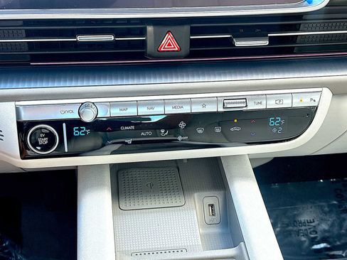 Used 2025 Hyundai Ioniq 6 SEL image 16