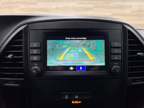 Used 2022 Mercedes-Benz Metris image 5
