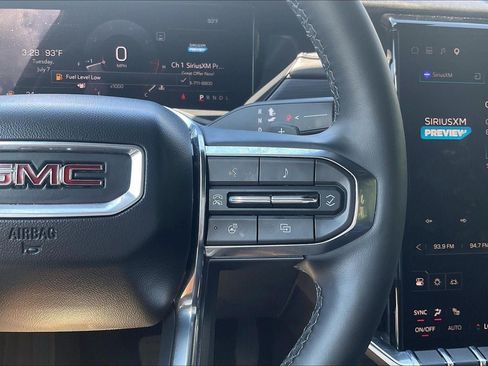 Used 2025 GMC Acadia Elevation FWD image 20