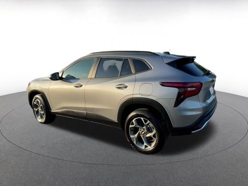 Used 2025 Chevrolet Trax LT image 10