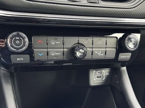 New 2026 Jeep Compass Latitude AWD/4WD image 24