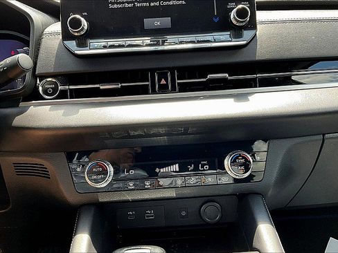 Used 2023 Mitsubishi Outlander SE AWD/4WD image 24