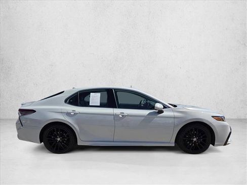 Used 2023 Toyota Camry XSE FWD image 4