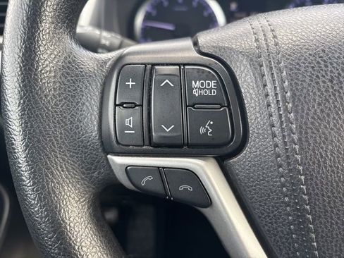 Used 2019 Toyota Highlander LE image 27