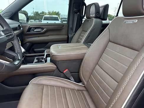 Used 2026 GMC Yukon XL Denali Ultimate AWD/4WD image 5